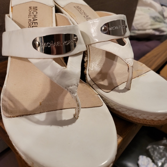 White Michael Kors wedge wedge flip flop Heels - Picture 3 of 6